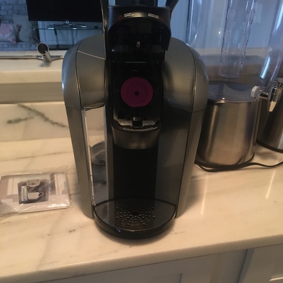 Keurig 2.0 + reusable coffee insert - Picture 4 of 5